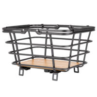 Atran Velo Epic cykelkurv med AVS-system. En god robust cykelkurv af aluminium og bambus bund. Nem at tage af og sætte på cyklen igen på grund af det smarte AVS-system. Kurvens volume er på 23 Liter og max vægt er 10 kg.