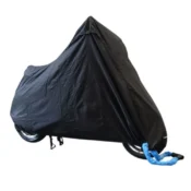 DS CUP Scooter Cover Size L monteret på scooter – vandtæt overtræk med UV-beskyttelse og ventilation