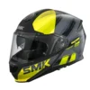 SMK Gullwing Flip-Up Scooterhjelm. Sort/gul SMK Gullwing Black scooterhjelm med flip-up funktion og solvisir, sporty design til både by- og langdistancekørsel.