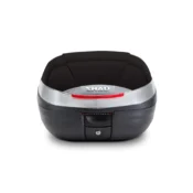 SHAD SH37 37L topboks i sort monteret på scooter – plads til to hjelme og udskiftelig farvetop.