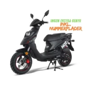 HOT50 SP 30 MATSORT 50cc 4-takt scooter med SP-udstyr og digital display på hvid baggrund