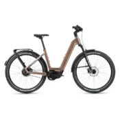 Deruiz Mica Pro Bronze Mat elcykel med centermotor, Gates remtræk og lav indstigning parkeret udendørs