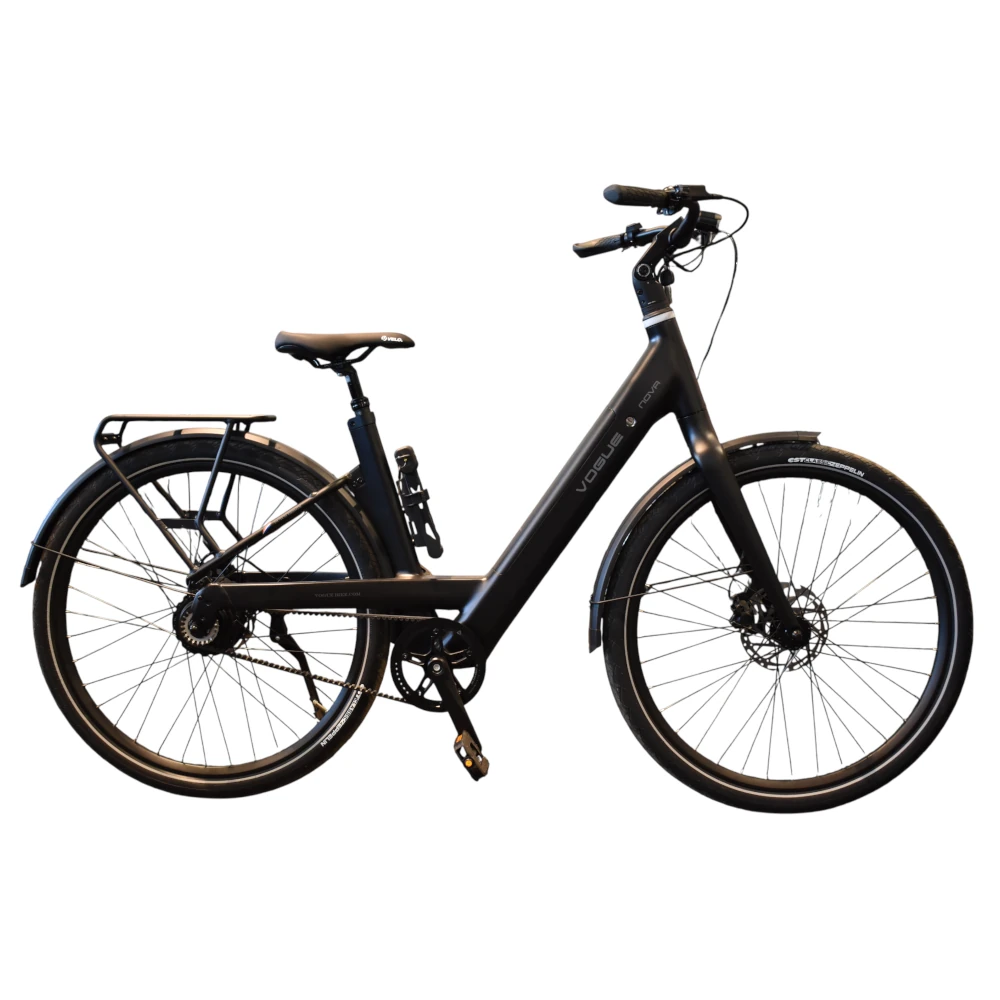 Vogue Nova elcykel i MatSort med automatgear, remtræk og baghjulsmotor til komfortabel pendling og daglig transport.